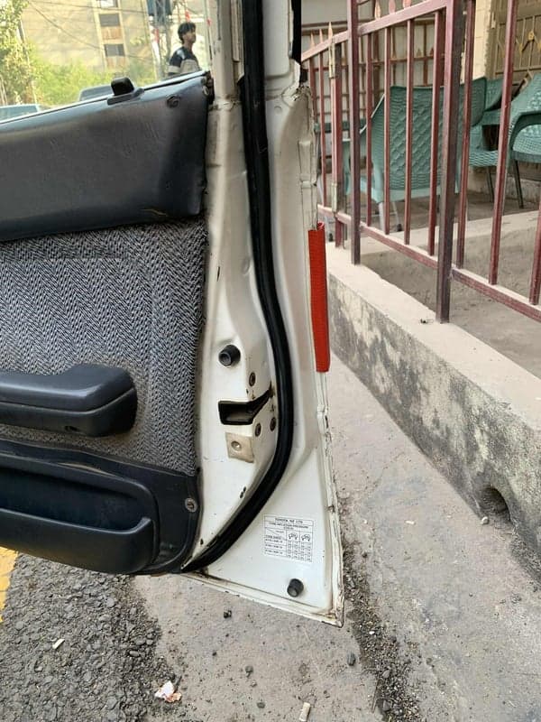 XE Limited 2001 - Image 10