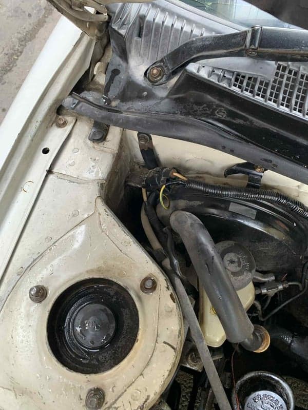 XE Limited 2001 - Image 3