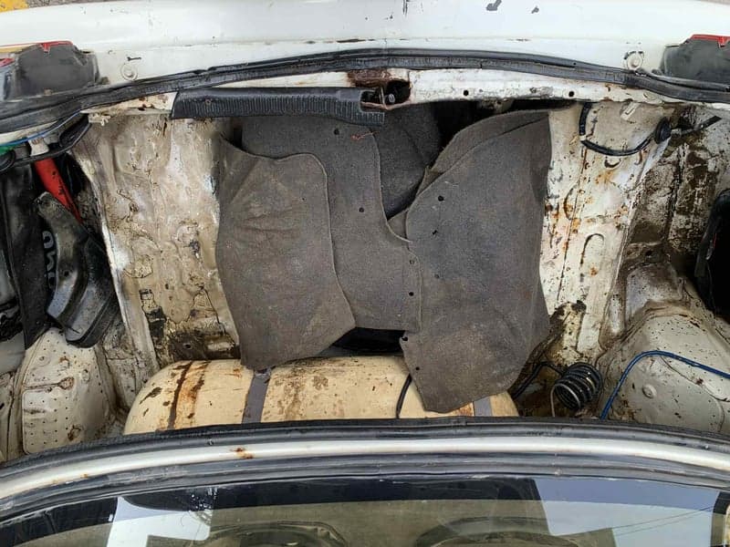 XE Limited 2001 - Image 8